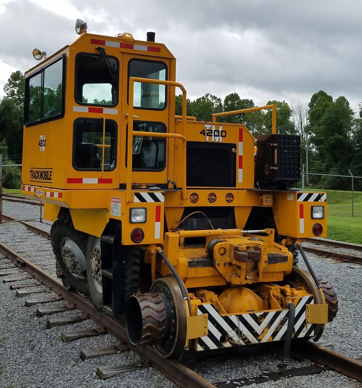 1989 Trackmobile 4200 with rebuilt diesel and warranty