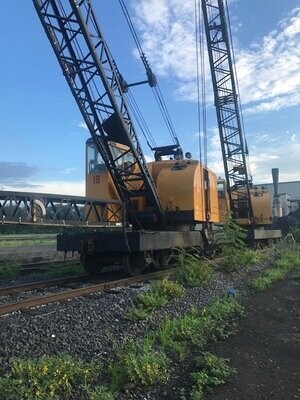 Self propelled rail cranes