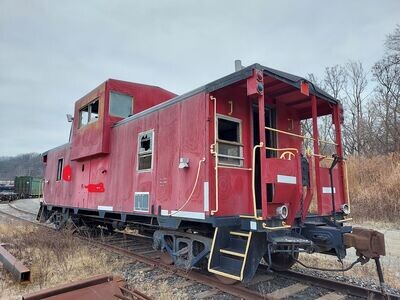 Steel caboose with roller bearings and full interior