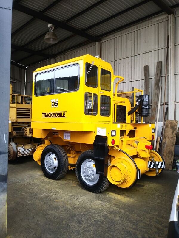 Rebuilt  95 TM Trackmobile with fresh rebuilt engine