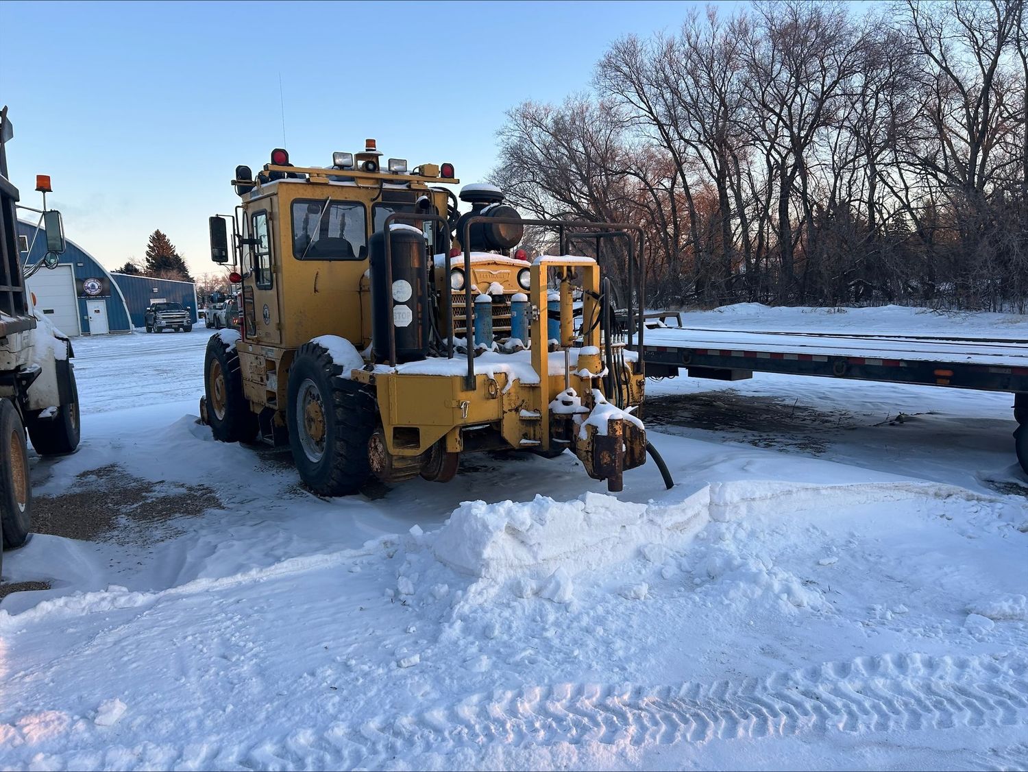 Pettibone Speed Swing crane and rail car mover