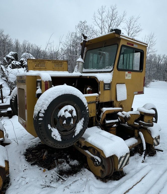 5 TM REMOD Trackmobile with Cummins engine plus extra parts 5 TM with sale - special liquidation sale 5 TM REMOD Trackmobile with Cummins engine plus extra parts 5 TM with sale - special liquidation sale