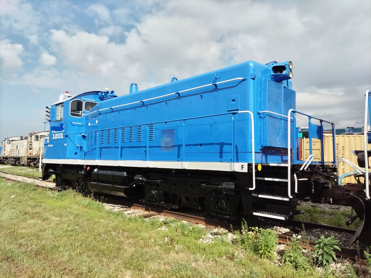 Lease a Cat repowered SW 1200 with remote control Lease a Cat repowered SW 1200 with remote control