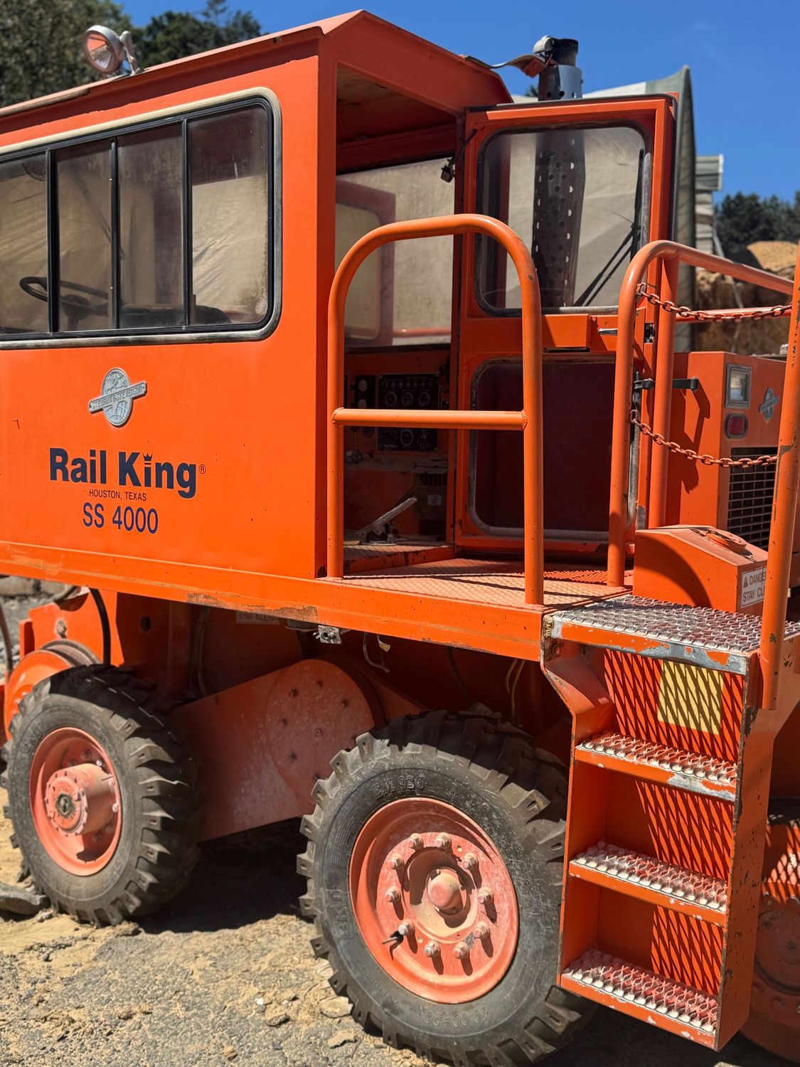 1995 Rail King 4000 with 4300 hours - open to offers 1995 Rail King 4000 with 4300 hours - open to offers