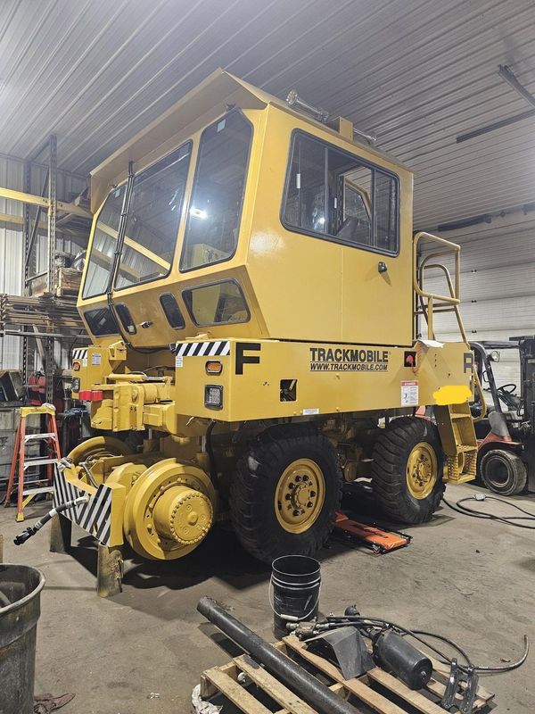 Refurbished  2004 Trackmobile 4750