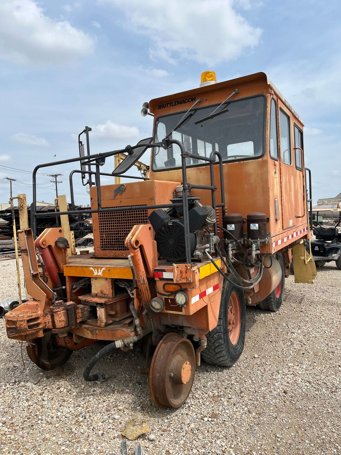 2001 Shuttlewagon SWX 415B