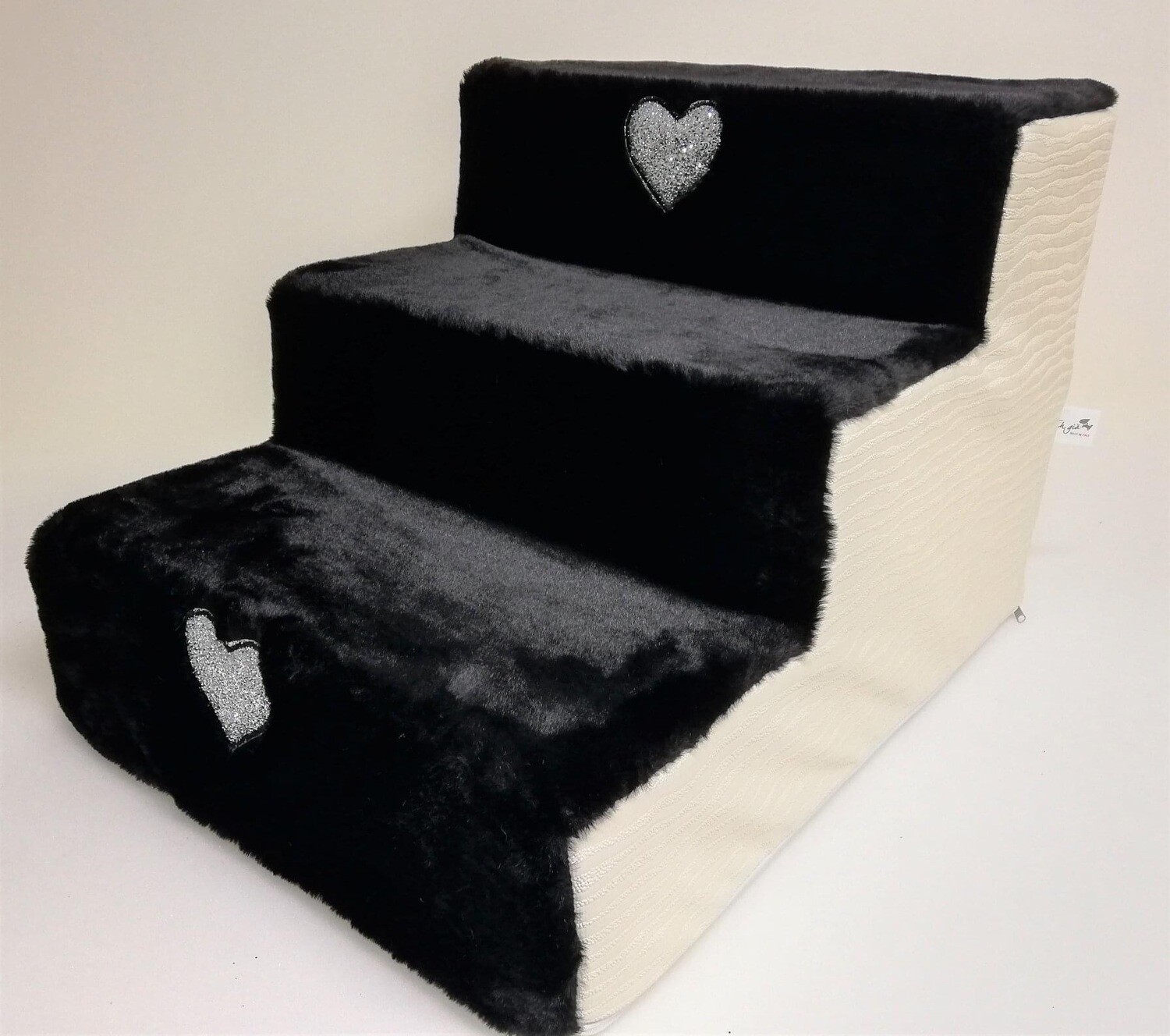 Stair white black steps + hearts Stair white black steps + hearts