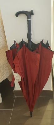 Parapluie avec canne bordeaux