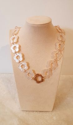 Flower white