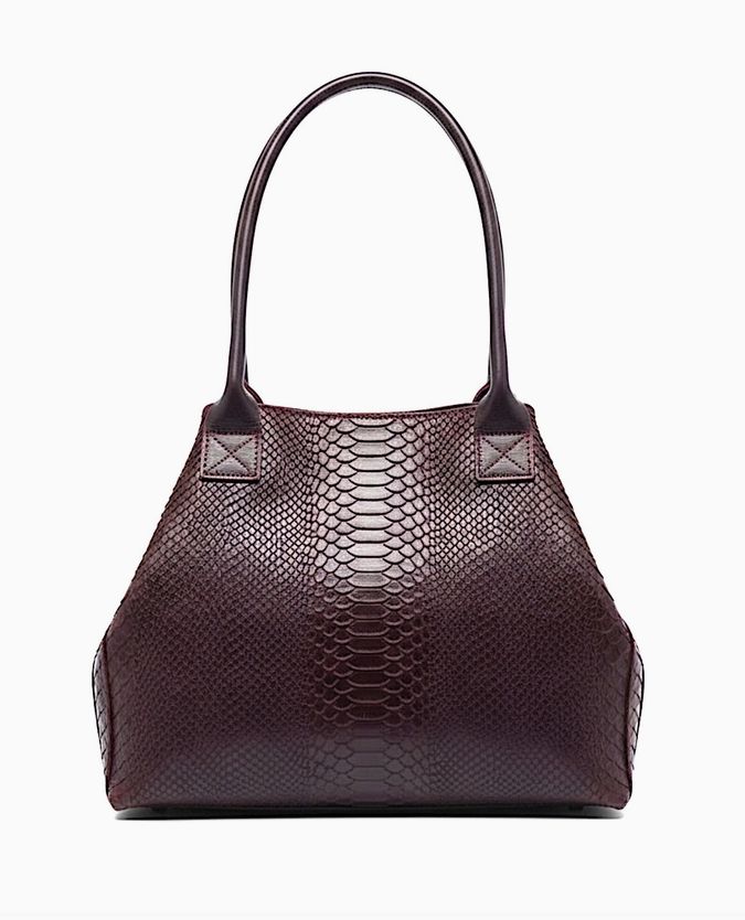 Lola bordeaux. 