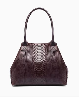 Lola bordeaux. 