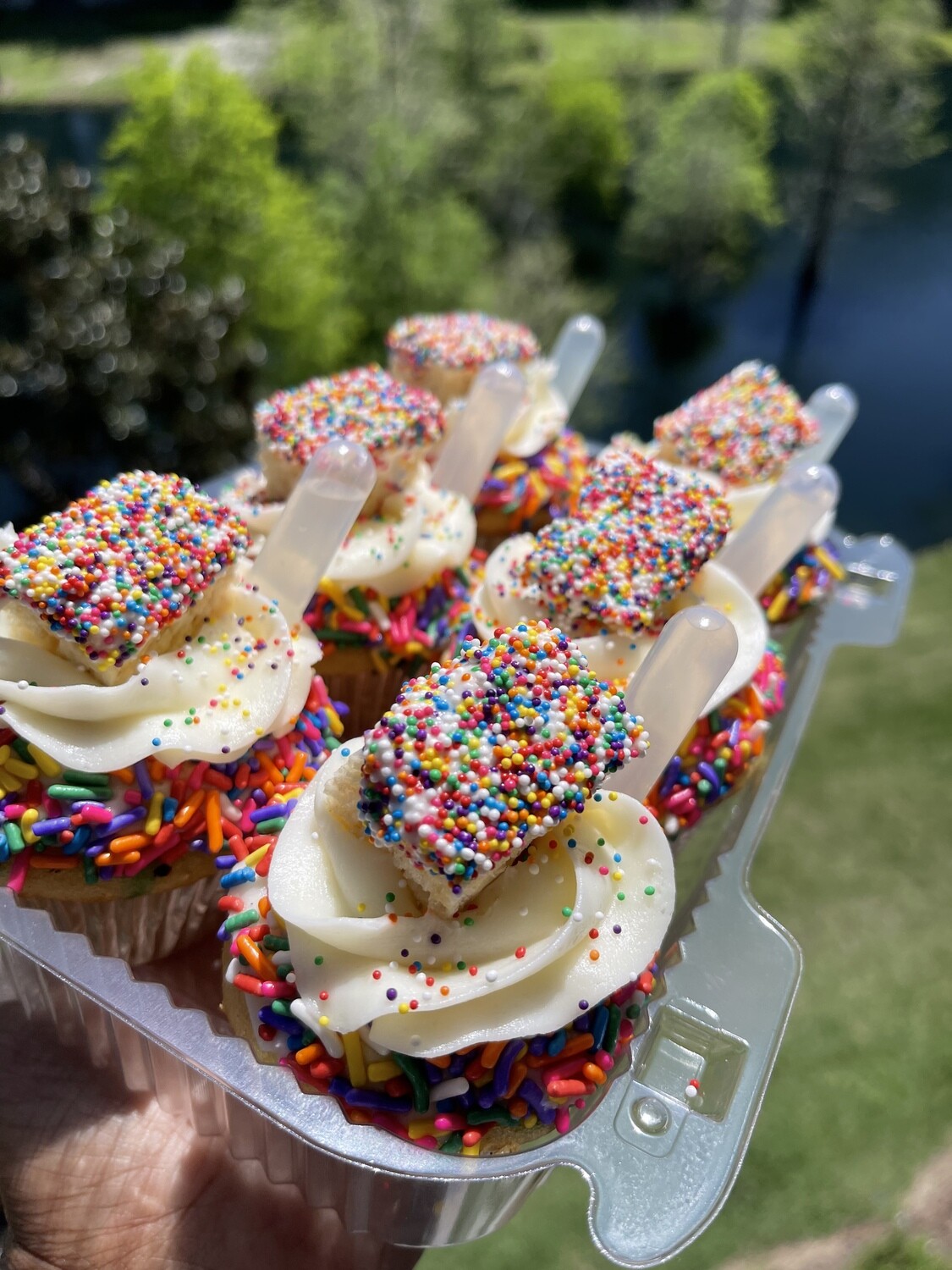 Confetti cupcakes