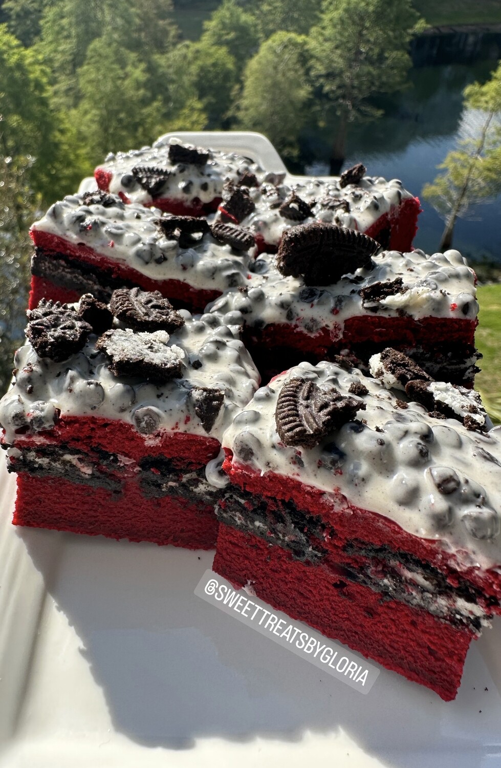 Red Velvet Cookies &amp; cream brownie recipe