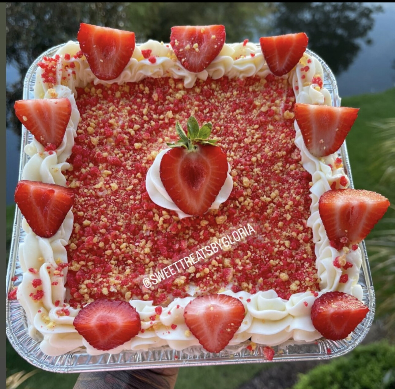 Strawberry shortcake cheesecake pan cake Recipe