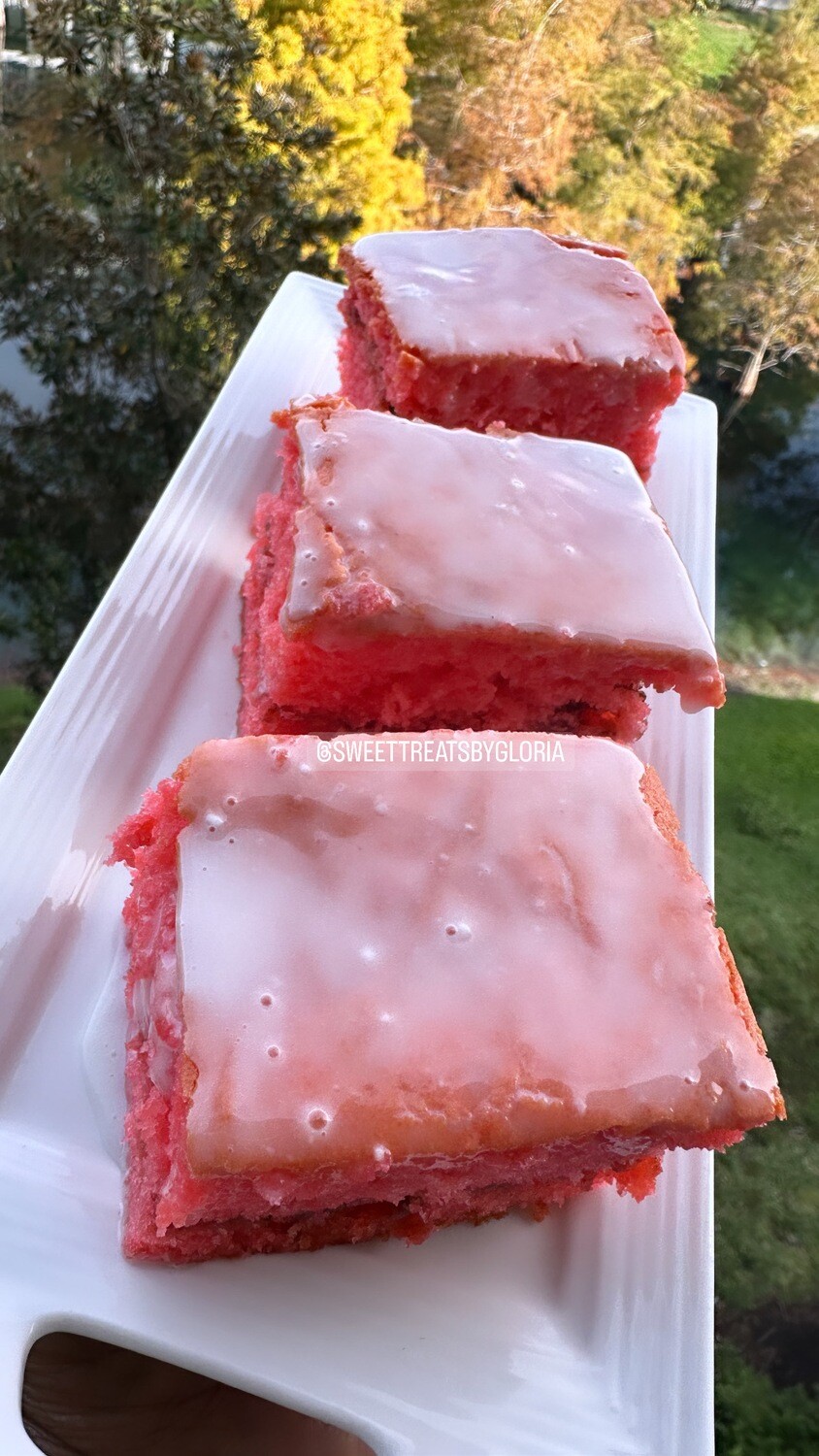 Strawberry honeybun cake recipe