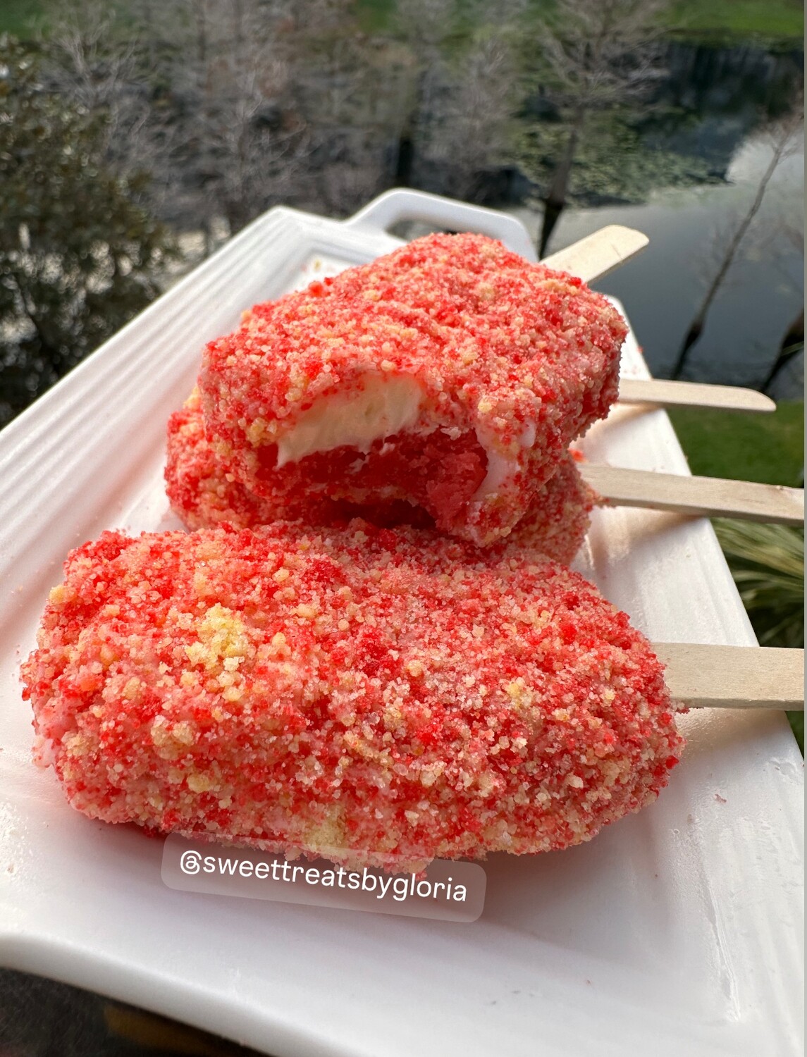 Strawberry shortcake cheesecake cakesicles recipe