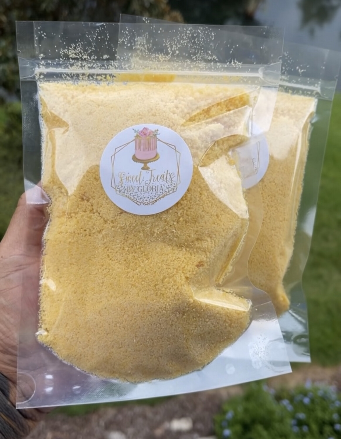 Banana dessert crumbs