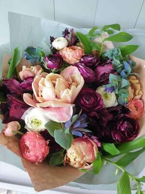Friday flowers - seasonal bouquet for local delivery or collection Friday flowers - seasonal bouquet for local delivery or collection