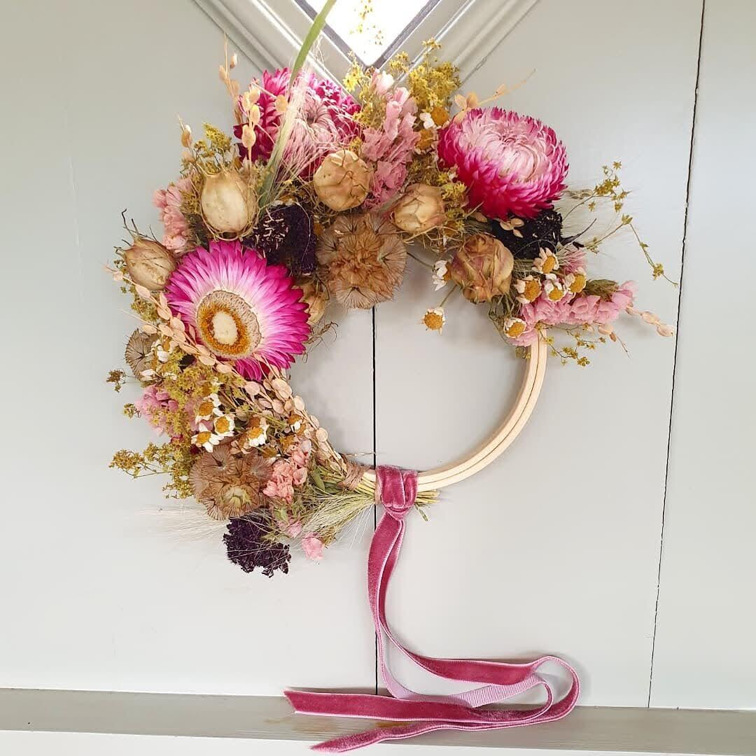 "Anastasia" - dried flower mini wreath