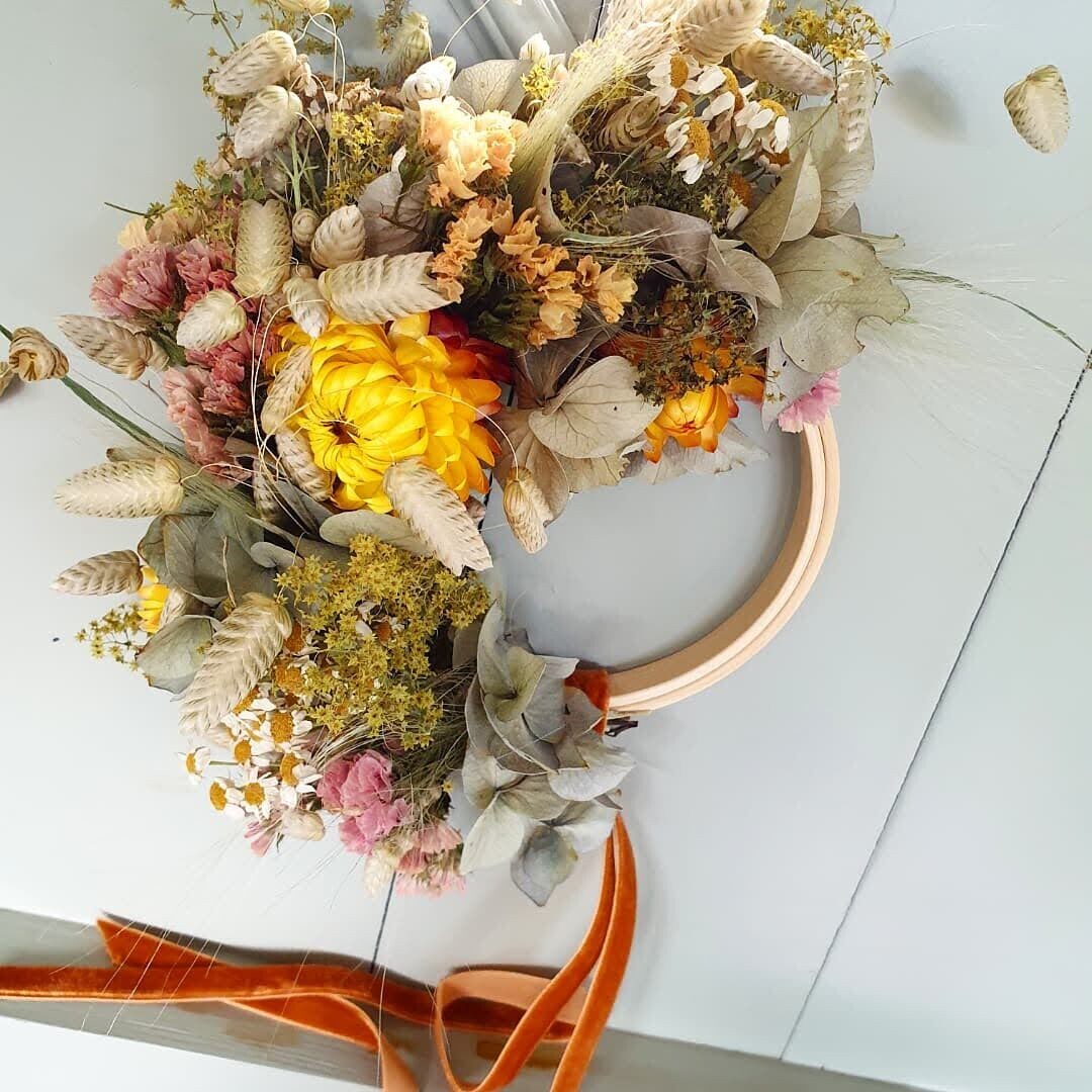 "Imogen" - dried flower mini wreath