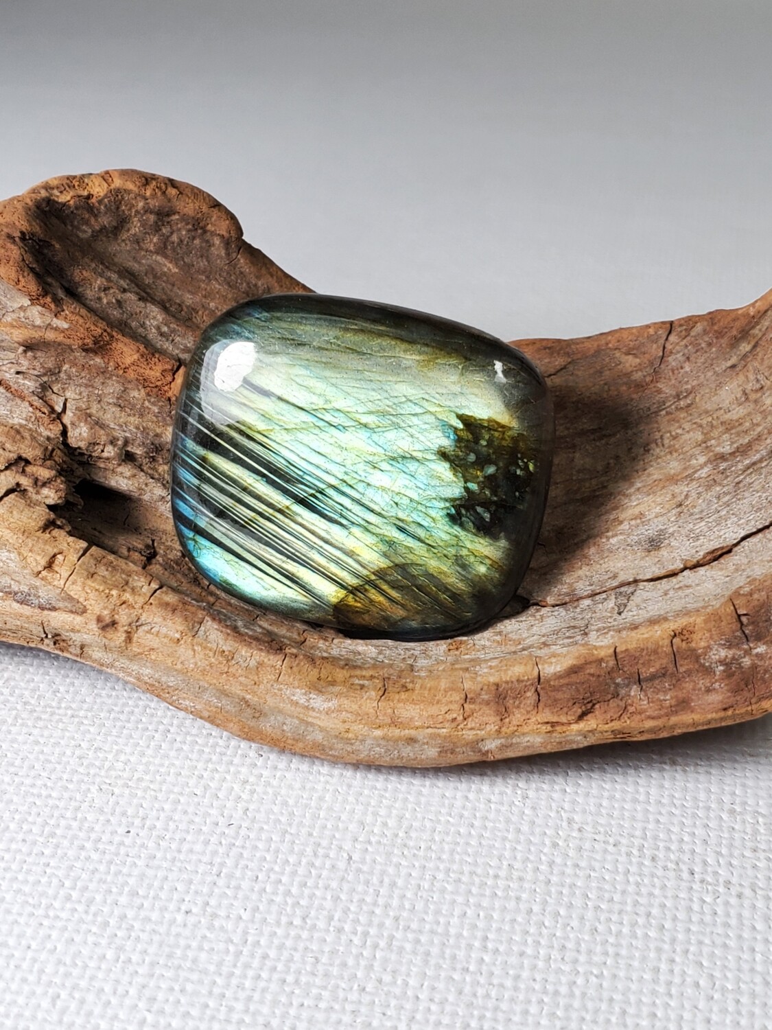 Labradorite green cabochon AA+