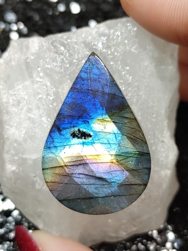 Labradorite Rosecut