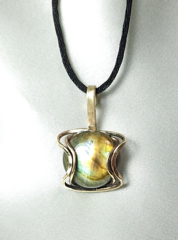 Multicolor Labradorite Bronze Pendant