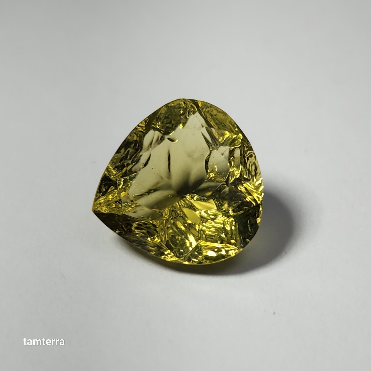 Lemon Quartz Undercarved
