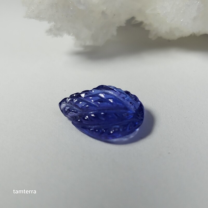 Tanzanite Carved Leaf