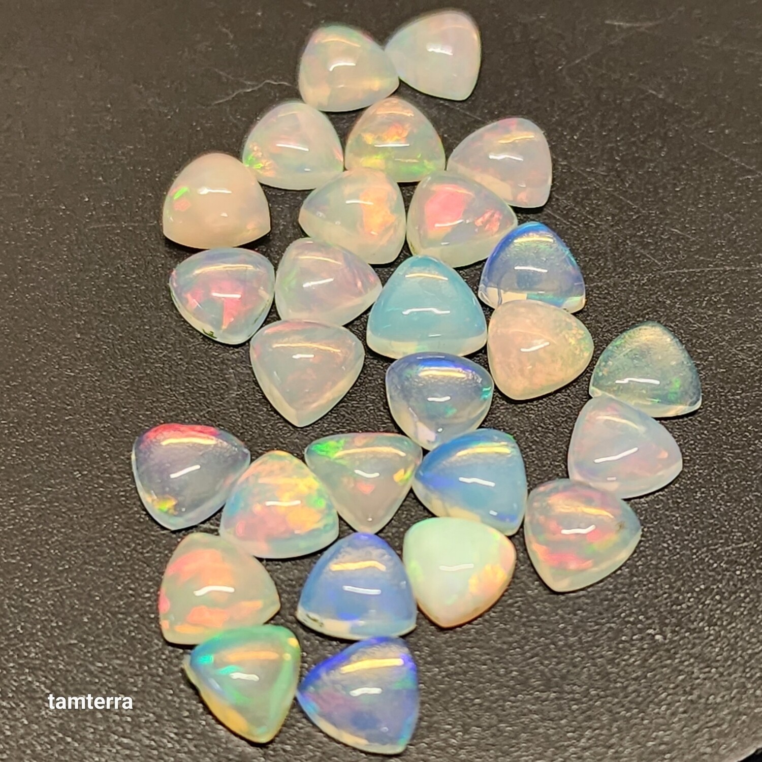 Opal triangle  6 mm