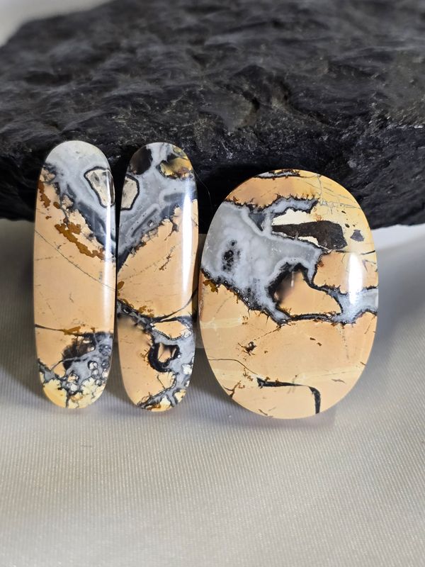 Maligano Cab and Pair Set