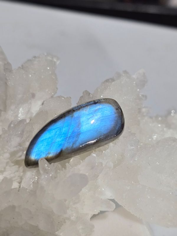 Labradorite Pure