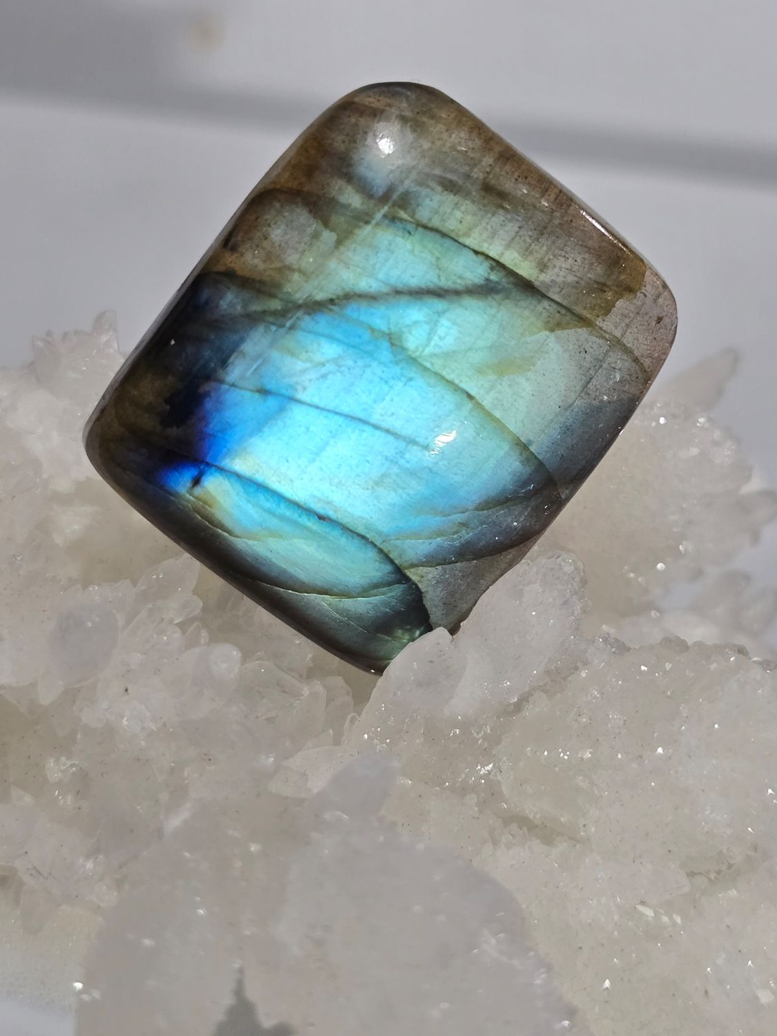Labradorite AAA+