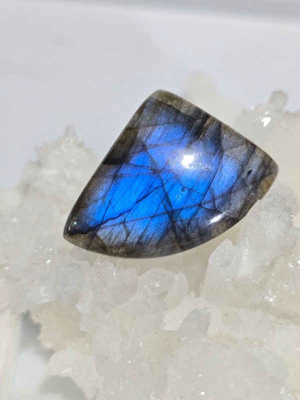 Labradorite AAA+