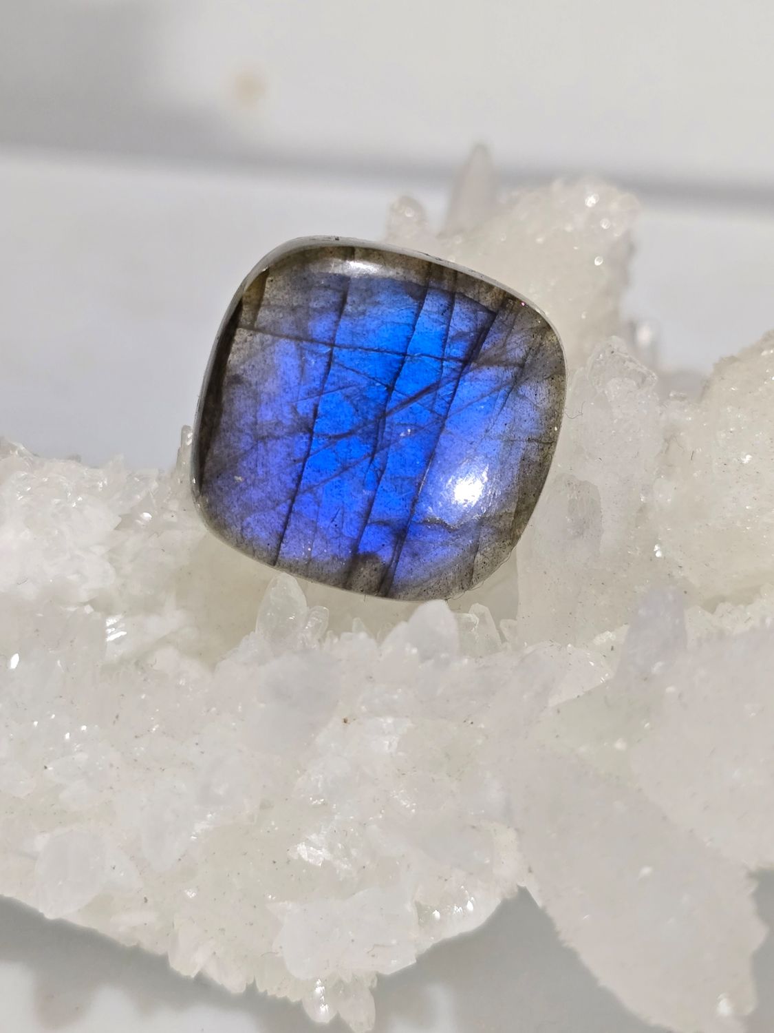 Labradorite AAA+