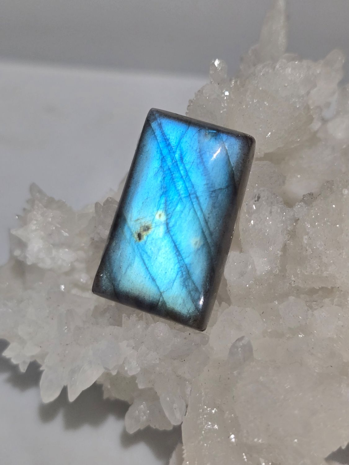 Labradorite AAA