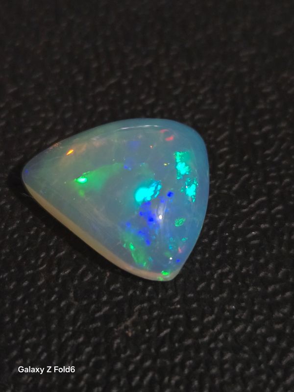 Ethiopian Opal triangle