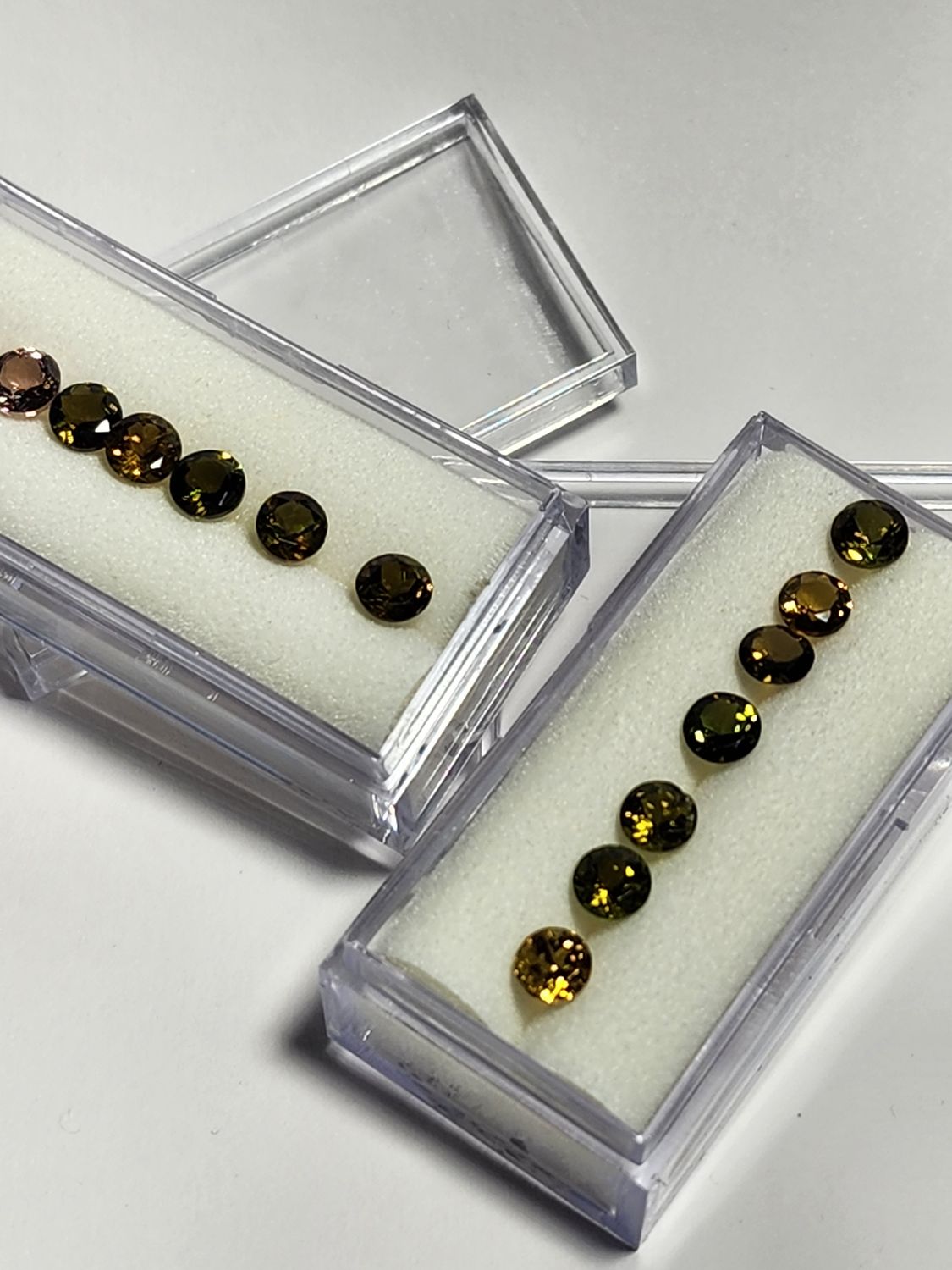 Tourmaline Verdlite 5 mm rounds