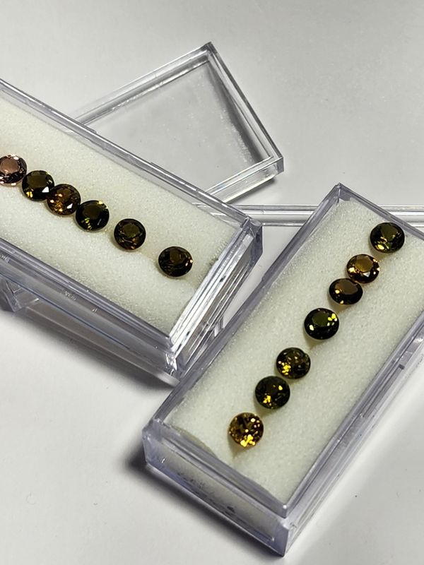 Tourmaline Verdlite 5 mm rounds