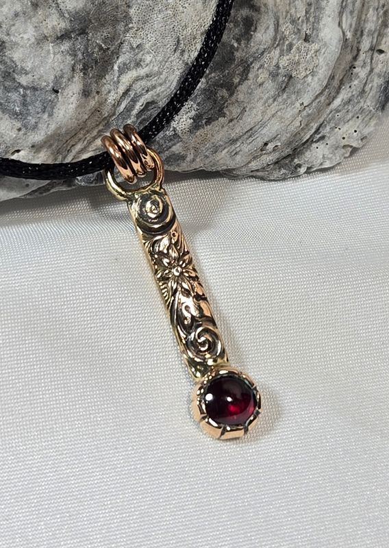 Garnet Bronze Patterned w/cord