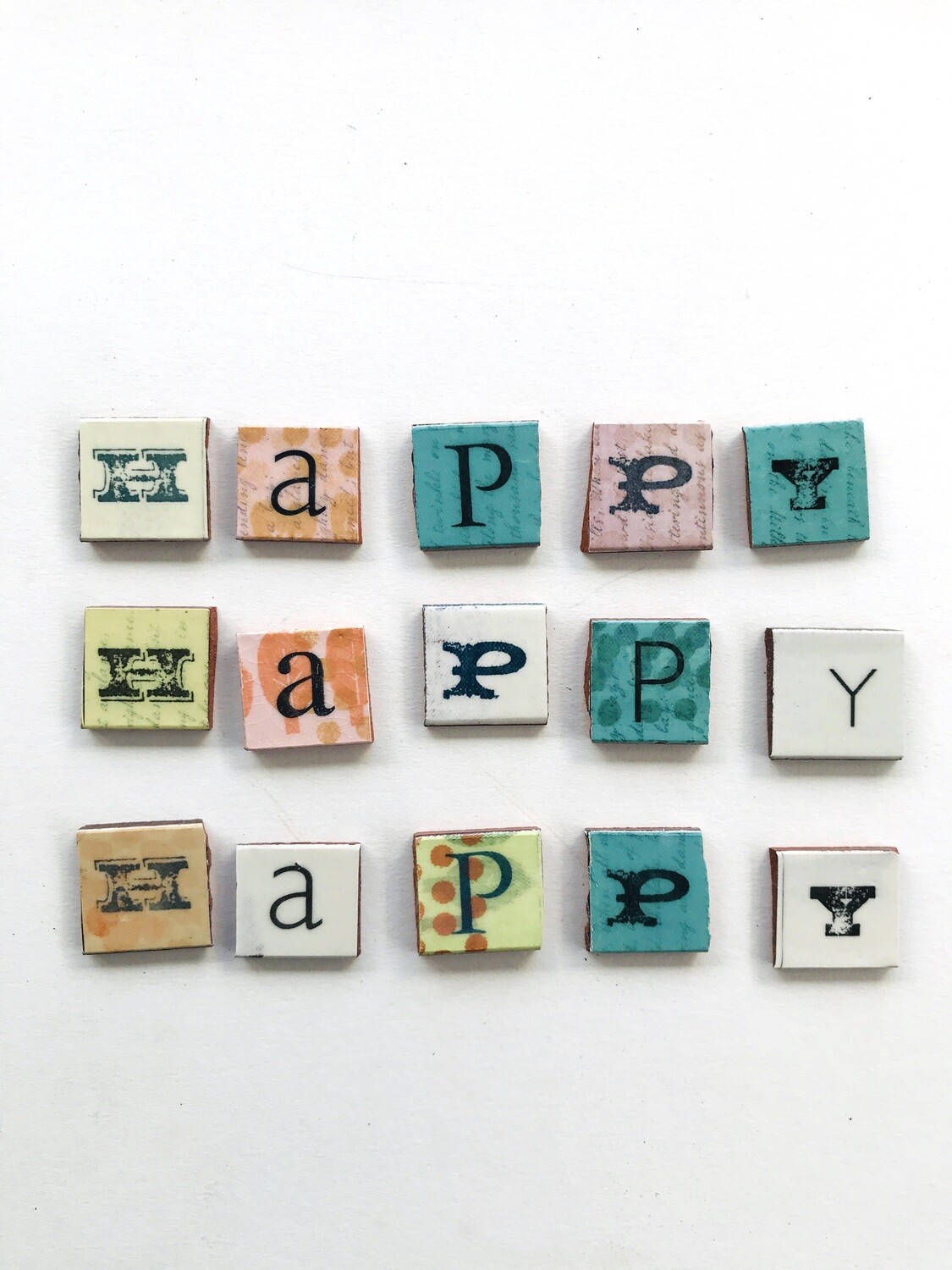 HAPPY lettering, 27 x 27 x 4mm HAPPY lettering, 27 x 27 x 4mm