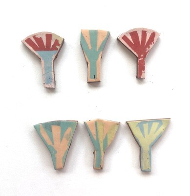 Bushes, plummage or bird crest? - Bushes, plummage or bird crest? -