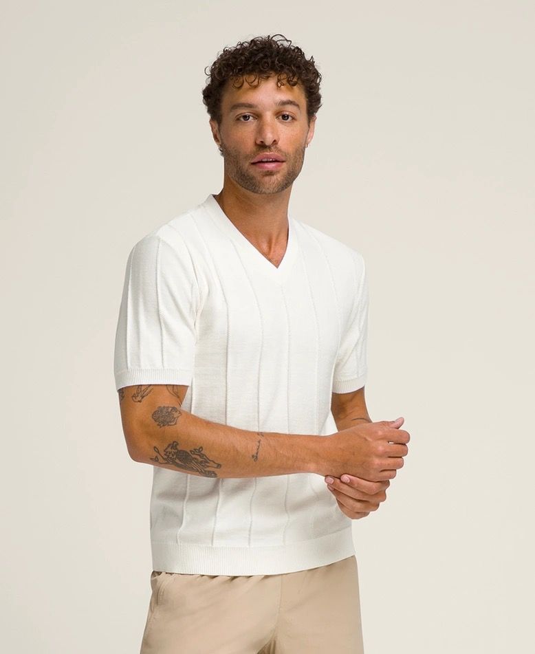 M Club Essex V-Neck