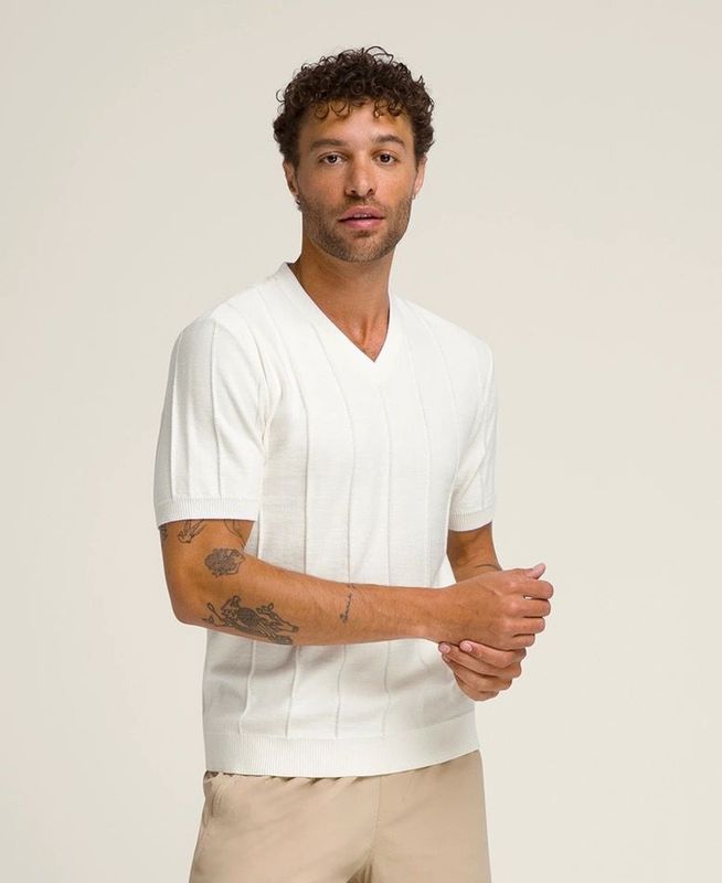 M Club Essex V-Neck