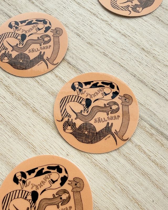 Sticker | I taxamt sällskap, peach