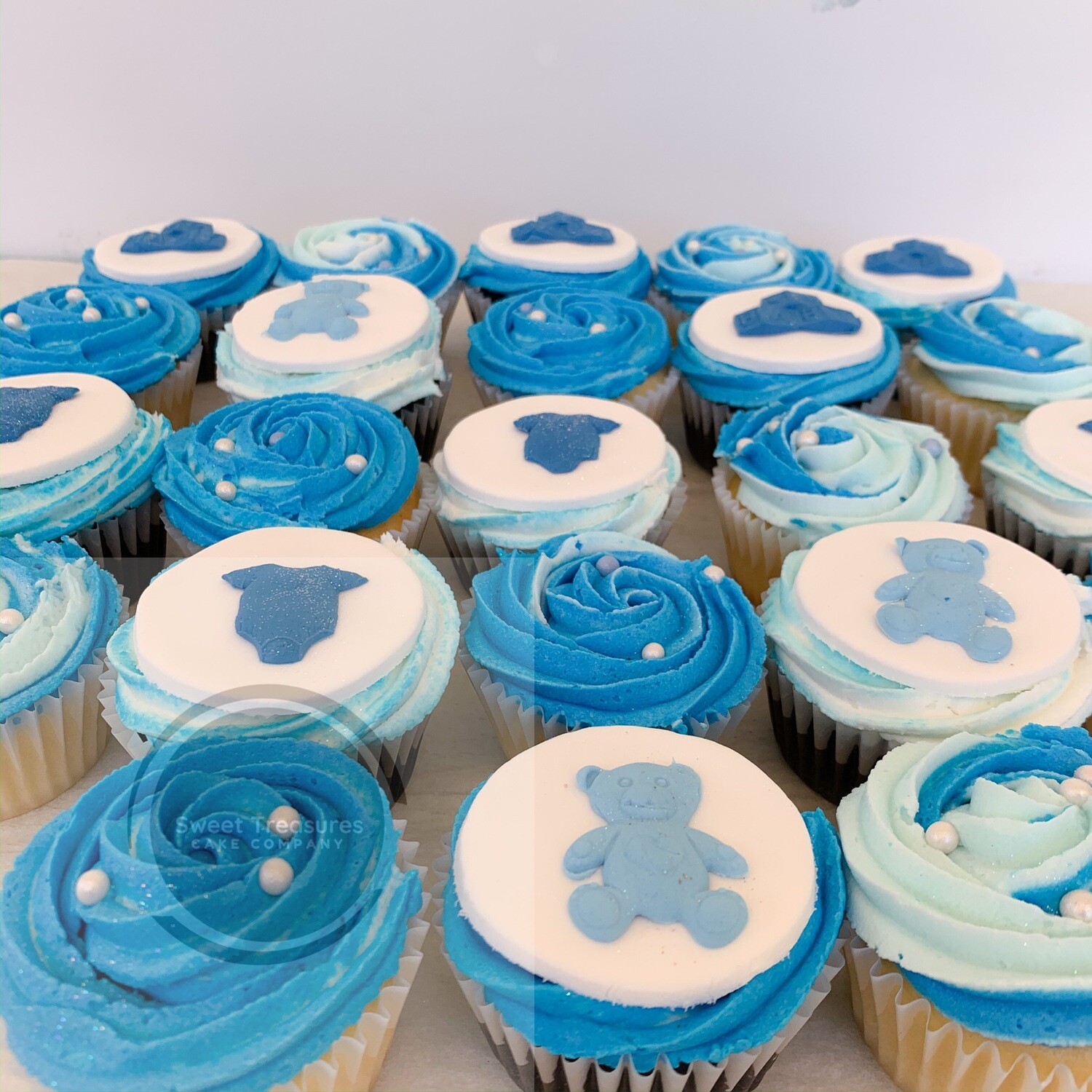 Teddy Bear baby shower cupcakes