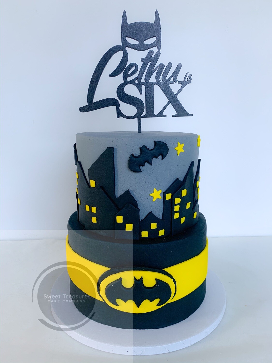 Batman 2 tier Cake