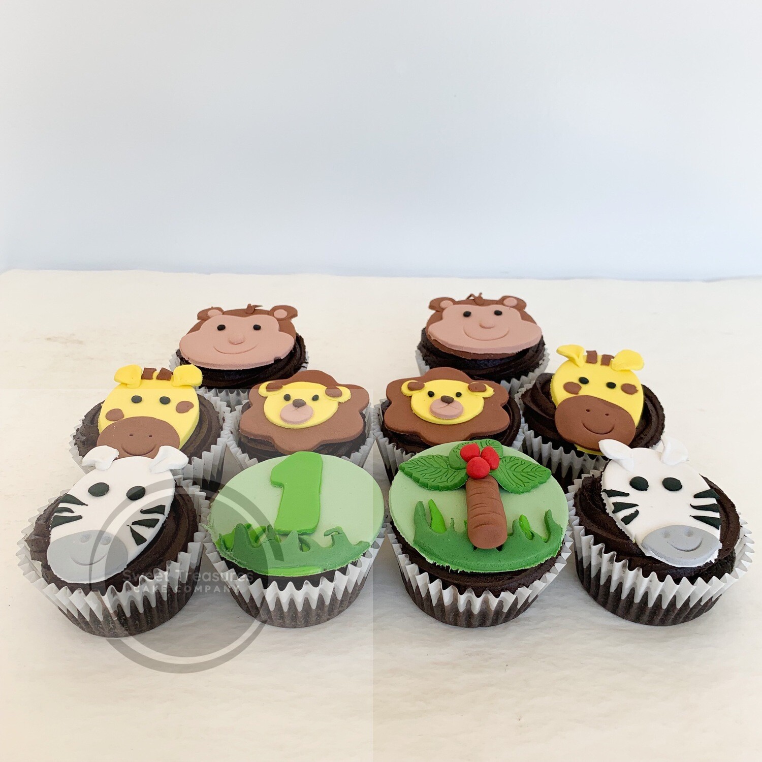 Safari themed cupcakes