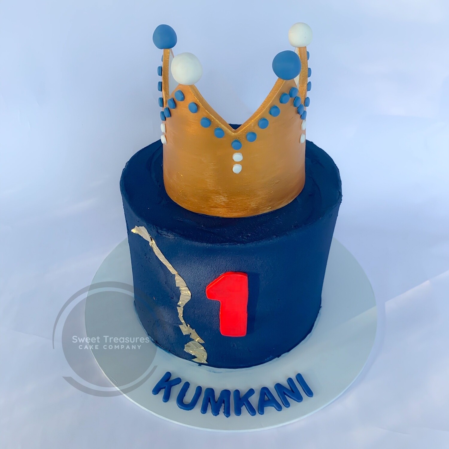 Buttercream crown Single tier cake