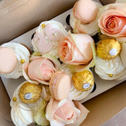Macaron Cupcakes